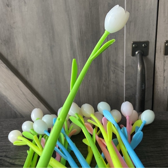 Tulip Color Changing Pens Set of 4 - Picture 4 of 5